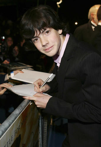 Skandar_Keynes.jpg