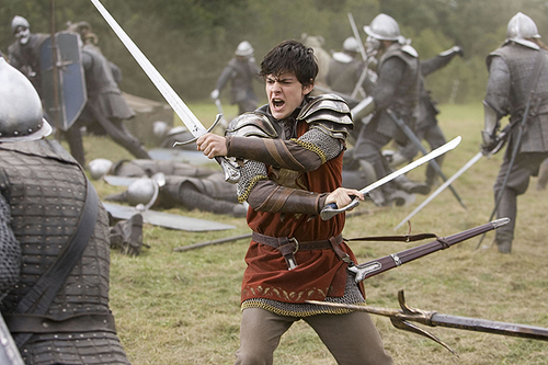Skandar-Keynes-in-The-Chron.jpg