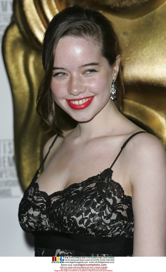 anna-popplewell12110601.jpg